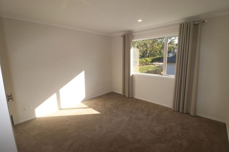 Photo of property in 36 Mettam Drive, Swanson, Auckland, 0614