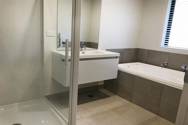 Photo of property in 58 Stratford Drive, Mount Pisa, Cromwell, 9383