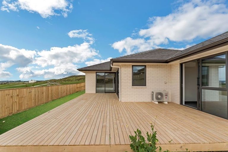 Photo of property in 13 Viv Green Place, Pokeno, 2402