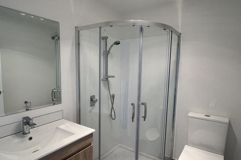 Photo of property in 66 Rauemi Way, Te Atatu South, Auckland, 0610