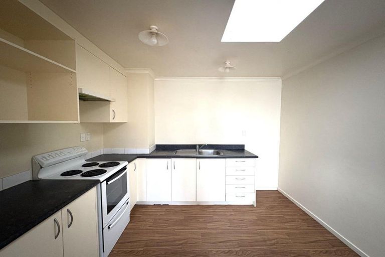 Photo of property in 2a Snead Place, Hamilton East, Hamilton, 3216