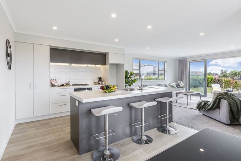Photo of property in 81 West Hoe Road, Orewa, 0931