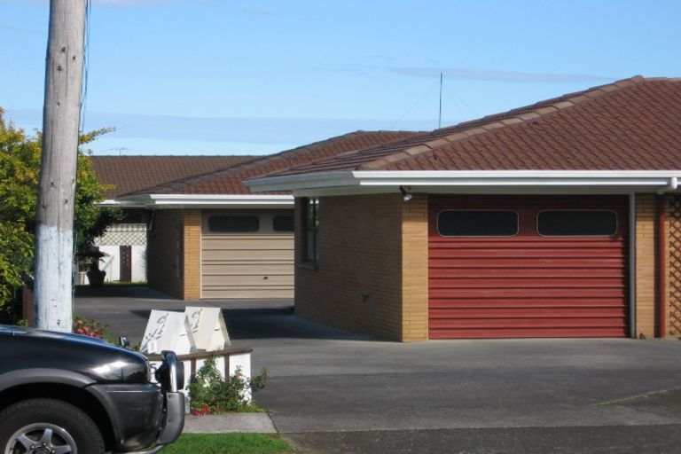 Photo of property in 2/53 Carruth Road, Papatoetoe, Auckland, 2025