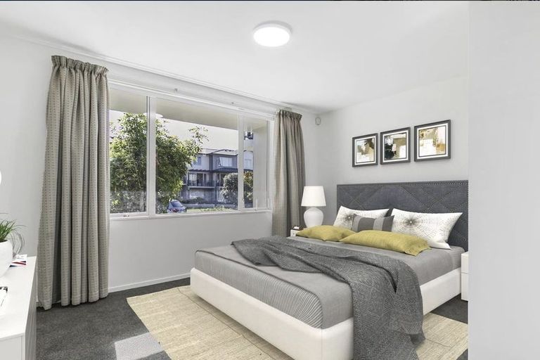 Photo of property in 5 Opito Way, East Tamaki, Auckland, 2013