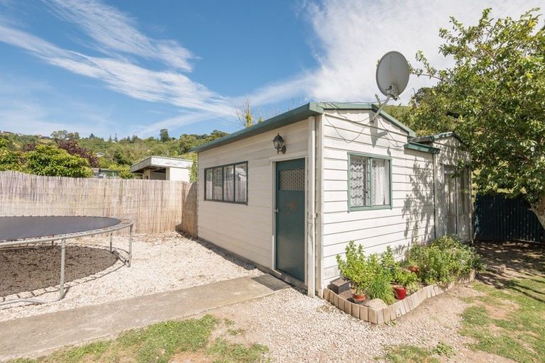 Photo of property in 104 Emano Street, Toi Toi, Nelson, 7010
