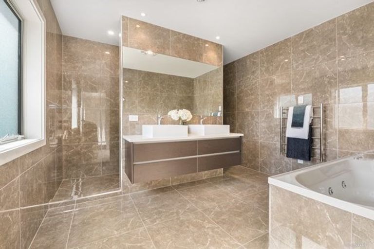 Photo of property in 11 Golden Morning Drive, Albany Heights, Auckland, 0632