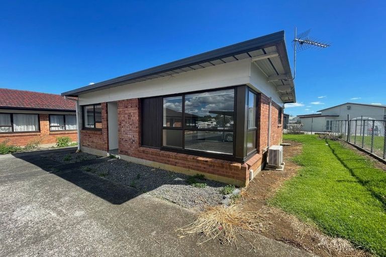 Photo of property in 4/9 Norman Spencer Drive, Papatoetoe, Auckland, 2104