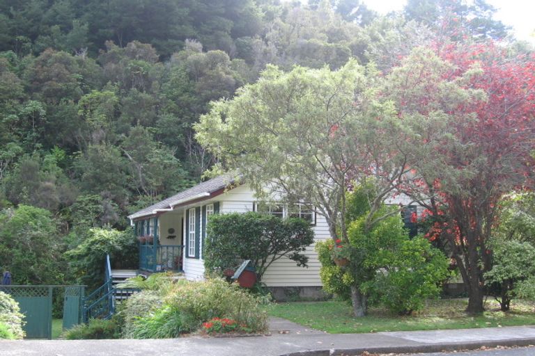 Photo of property in 11 Fendalton Crescent, Pinehaven, Upper Hutt, 5019