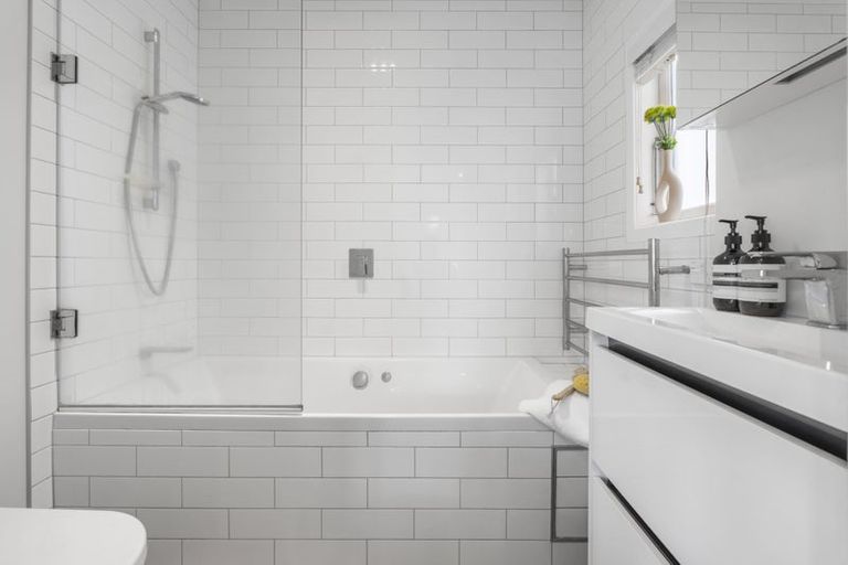 Photo of property in 3/6 Harley Road, Hauraki, Auckland, 0622