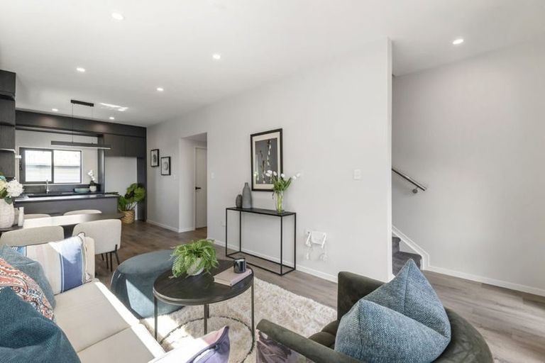 Photo of property in 2/1 Egremont Street, Belmont, Auckland, 0622