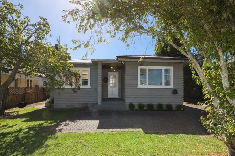 Photo of property in 8 Saint Winifreds Avenue, Hamilton East, Hamilton, 3216