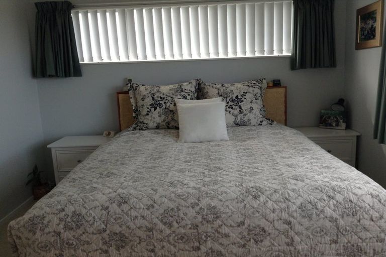 Photo of property in 50 Knightsbridge Drive, Forrest Hill, Auckland, 0620