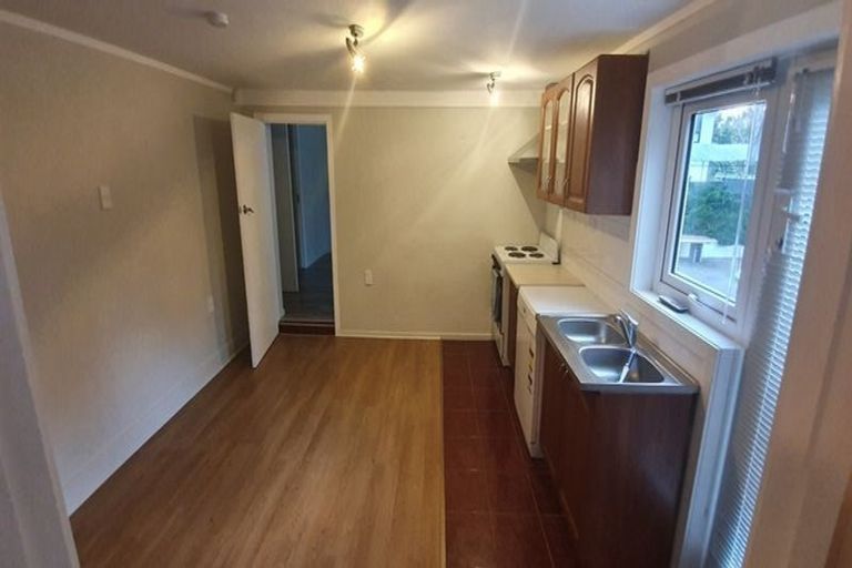 Photo of property in 1/224 Forrest Hill Road, Forrest Hill, Auckland, 0620