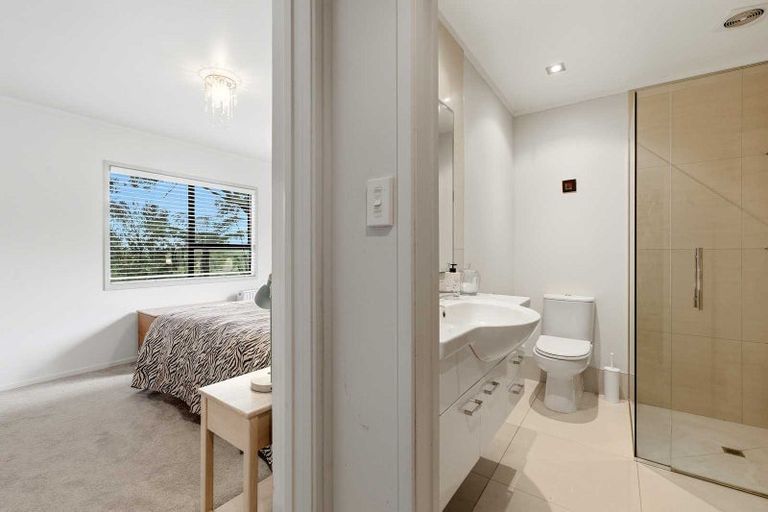 Photo of property in 6 Kegworth Place, Browns Bay, Auckland, 0630