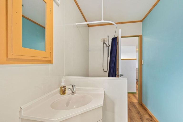 Photo of property in 1/645 Swanson Road, Swanson, Auckland, 0612