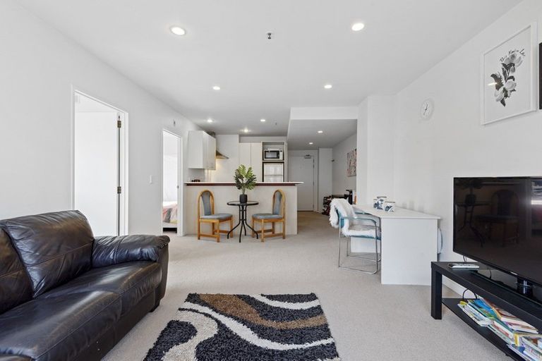 Photo of property in Terrace Heights Apartments, 8c/163 The Terrace, Wellington Central, Wellington, 6011
