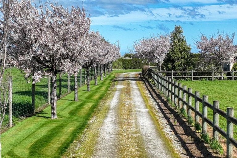 Photo of property in 24 Mckinnon Road, Edendale, Wyndham, 9893