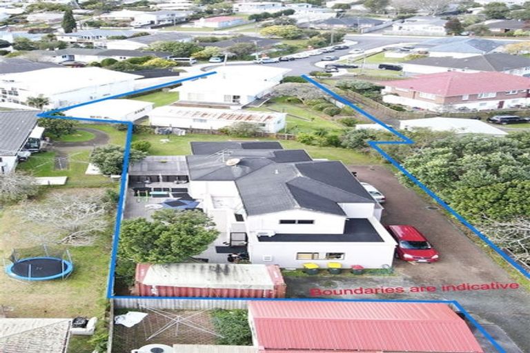 Photo of property in 7 Taha Road, Te Atatu South, Auckland, 0610