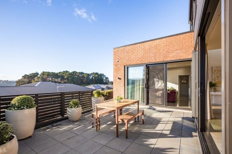 Photo of property in 10 Ihakara Arthur Lane, Aotea, Porirua, 5024