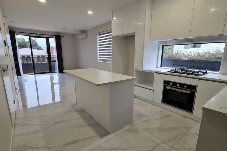 Photo of property in 9a Becroft Drive, Forrest Hill, Auckland, 0620