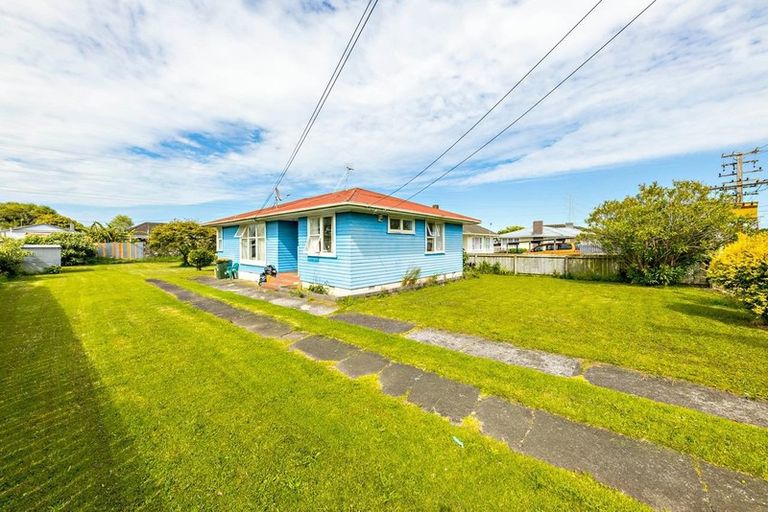 Photo of property in 6 Fisher Crescent, Otara, Auckland, 2023