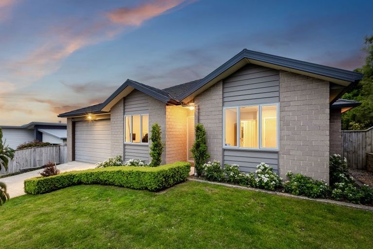 Photo of property in 4 Peel Lane, Aotea, Porirua, 5024