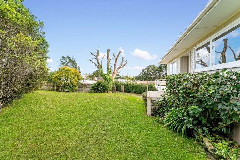 Photo of property in 8a Malam Street, Glen Eden, Auckland, 0602