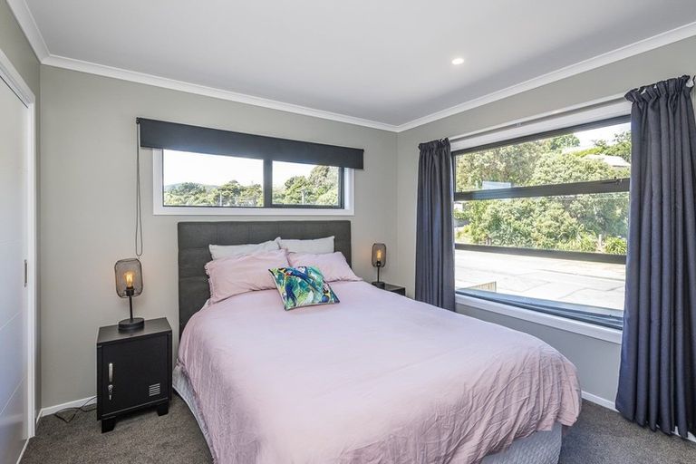 Photo of property in 37a Tiromoana Road, Raumati South, Paraparaumu, 5032