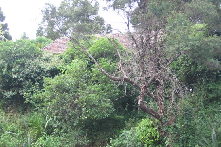 Photo of property in 80 Woodlands Park Road, Titirangi, Auckland, 0604