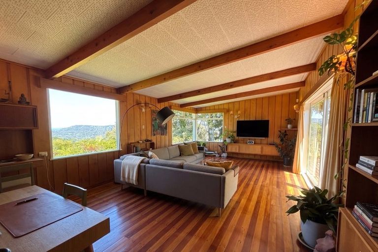 Photo of property in 274 Scenic Drive, Titirangi, Auckland, 0604