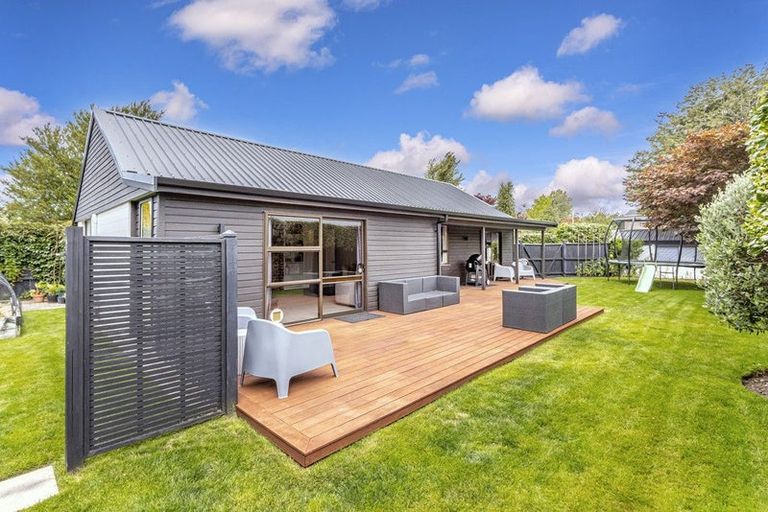 Photo of property in 5 Kaputone Place, Belfast, Christchurch, 8051