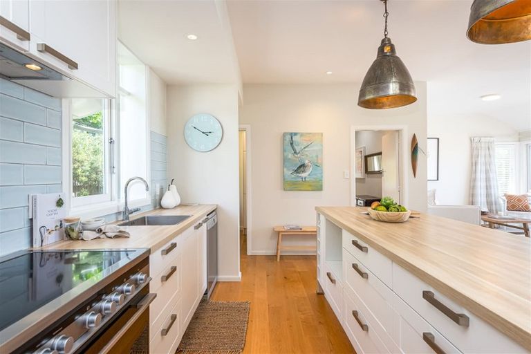 Photo of property in 52 Saint Andrews Hill Road, Mount Pleasant, Christchurch, 8081