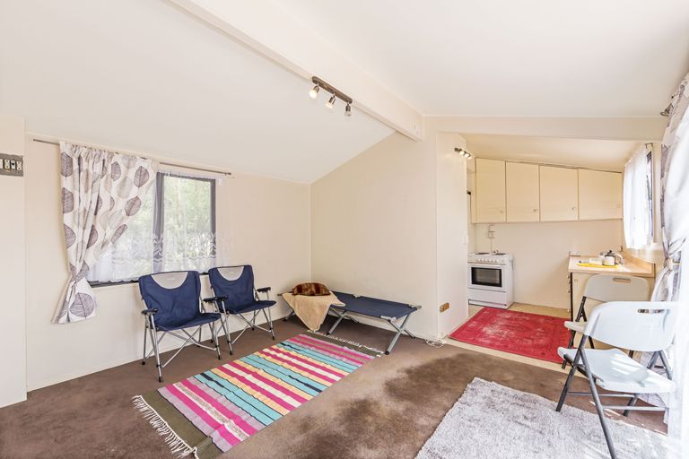 Photo of property in 1/33 Nile Road, Kelston, Auckland, 0602