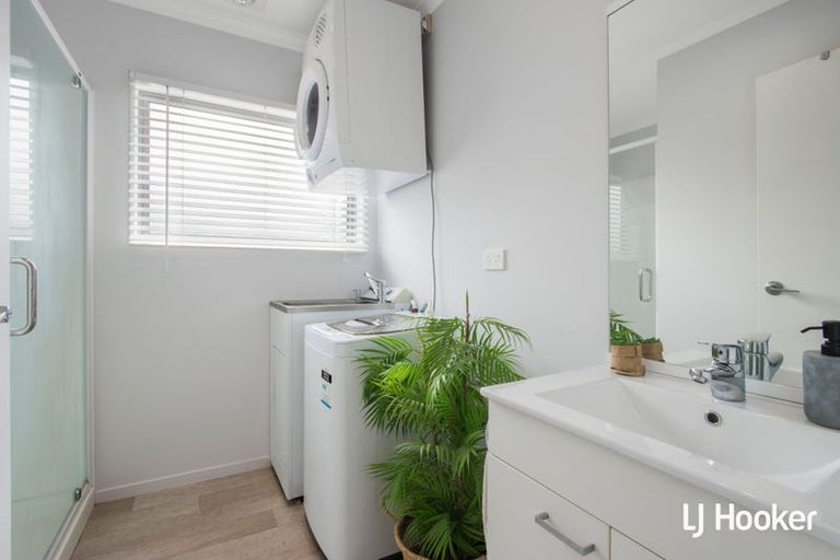 Photo of property in 16 Reel Road, Athenree, Waihi Beach, 3611