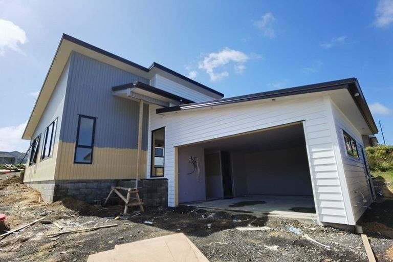 Photo of property in 15 Jeroboam Loop, Kumeu, 0810