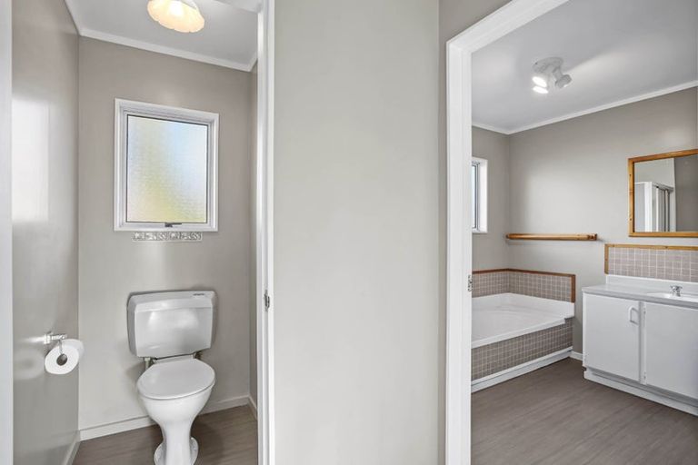 Photo of property in 22/24 Eastglen Road, Glen Eden, Auckland, 0602