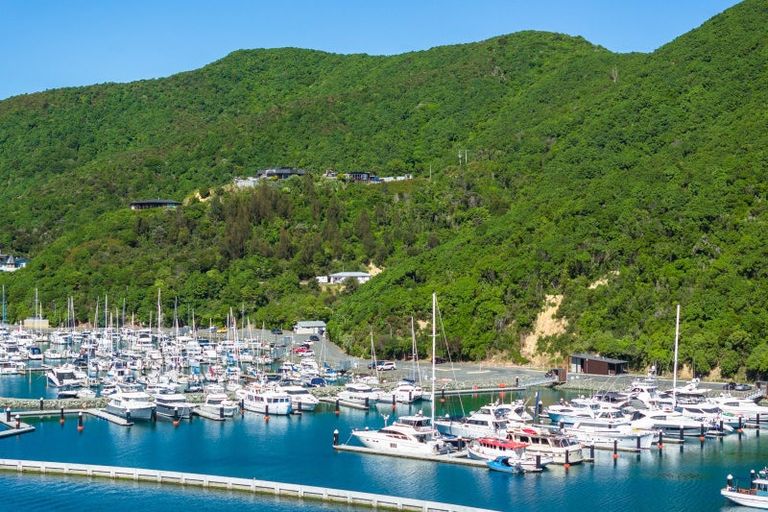 Photo of property in 43 Marina Drive, Waikawa, Picton, 7220