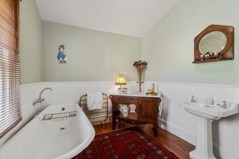 Photo of property in 16 Godley Quay, Lyttelton, 8082