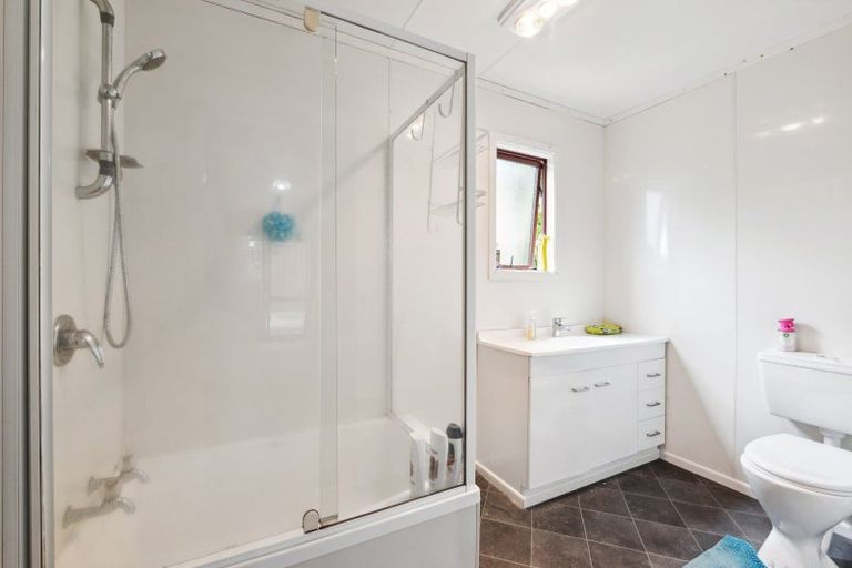 Photo of property in 24 Montjoy Street, Stratford, 4332