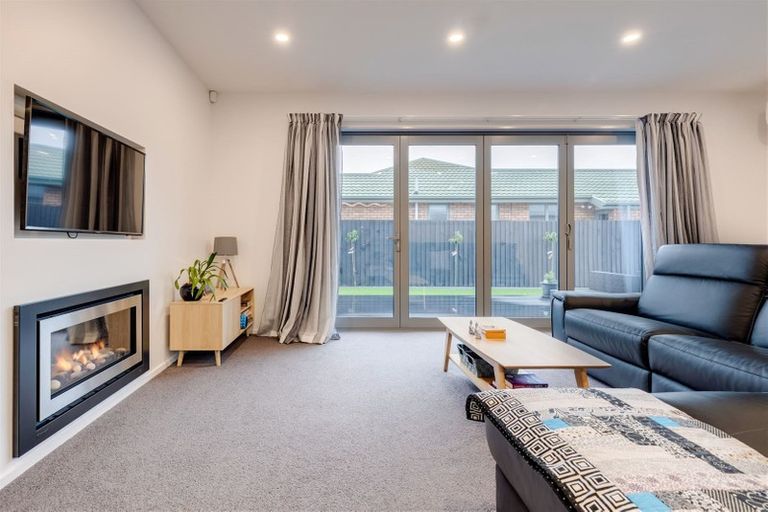 Photo of property in 299 Burwood Road, Burwood, Christchurch, 8083