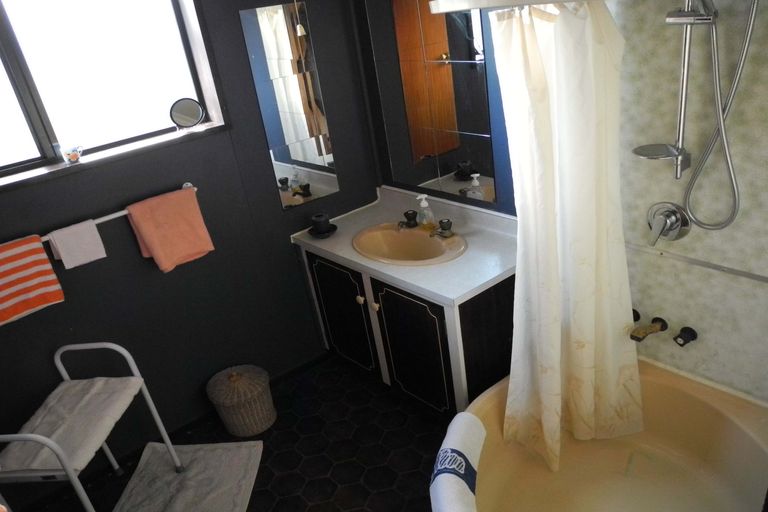 Photo of property in 19 Smith Street, Waimate, 7924