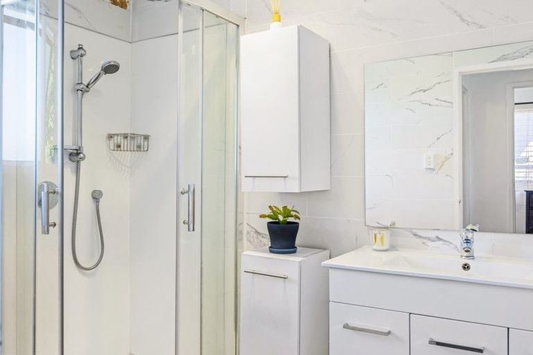 Photo of property in 1/541 Swanson Road, Ranui, Auckland, 0612