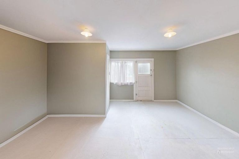 Photo of property in 24 Read Street, Levin, 5510