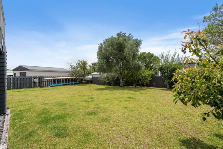 Photo of property in 116 Patuwai Drive, Whangamata, 3620