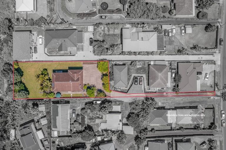 Photo of property in 10a Millbrook Road, Henderson, Auckland, 0612