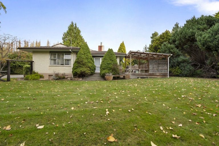 Photo of property in 2 Pukenaua Road, Taihape, 4796