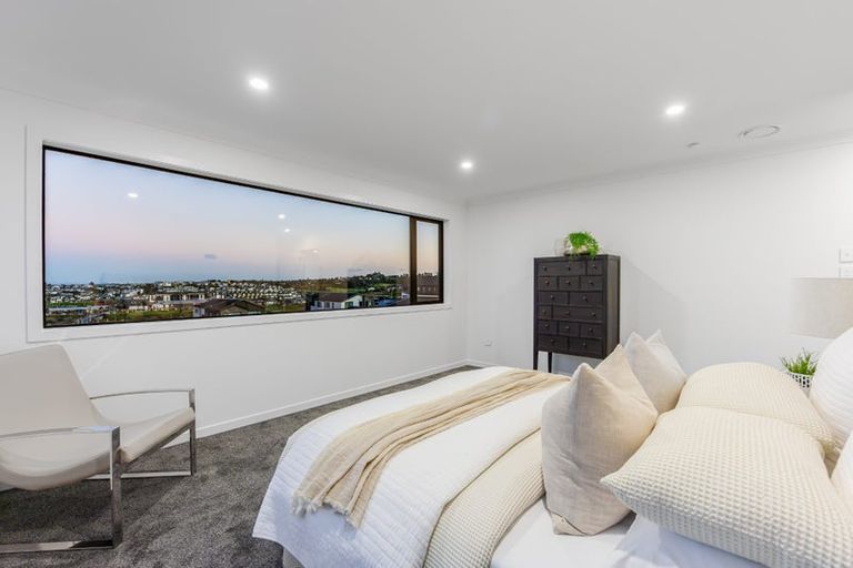 Photo of property in 52 Kumukumu Road, Long Bay, Auckland, 0630