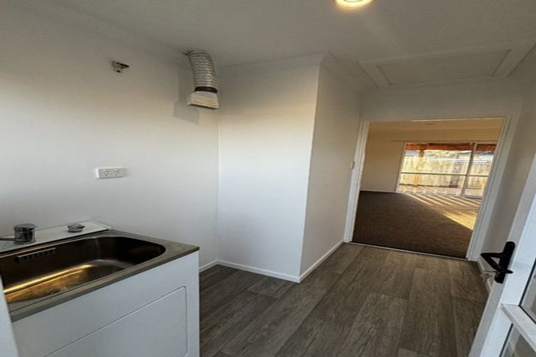 Photo of property in 5 Mclean Street, Hawera, 4610