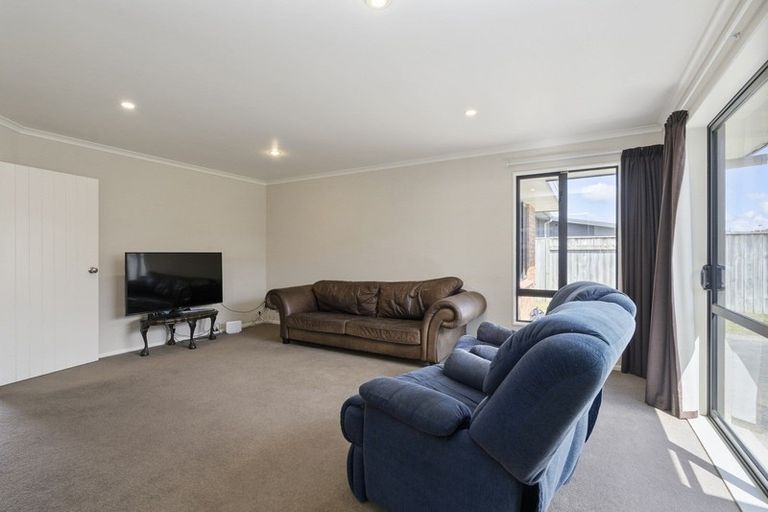 Photo of property in 33 Geneva Terrace, Kelvin Grove, Palmerston North, 4414