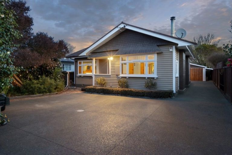 Photo of property in 22 Lees Road, Strowan, Christchurch, 8052